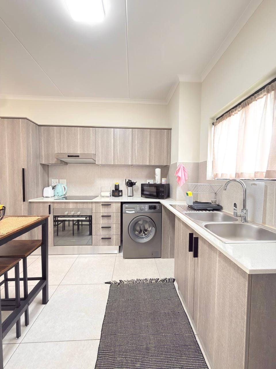 Apartment, 2 Bedrooms, Balcony | Laundry