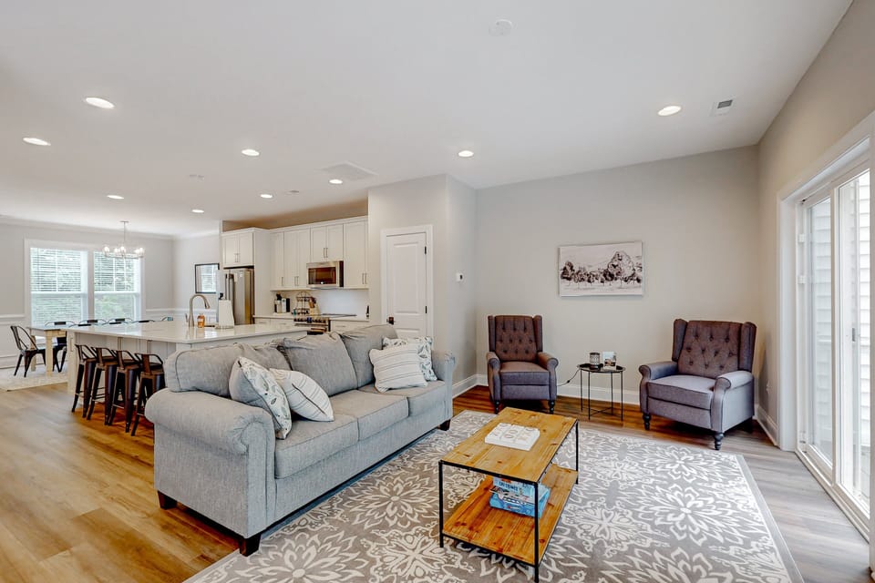 House, Multiple Beds, Balcony (The Cove is Calling) | Living area