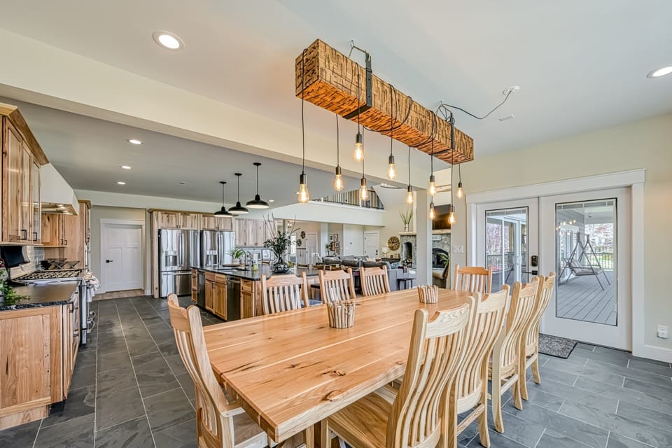 House, Multiple Beds (Lazy Lake Escape) | 6 bedrooms, individually decorated, individually furnished, bed sheets
