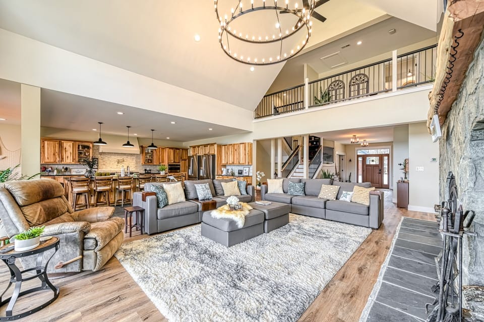 House, Multiple Beds (Lazy Lake Escape) | Living area