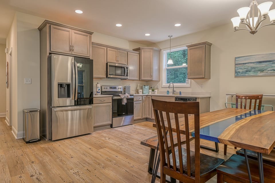 House, Multiple Beds, Hot Tub (Castaway Cove) | Private kitchen