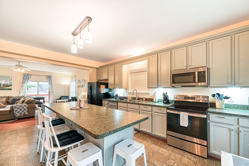 House, Multiple Beds (Cookies Casa) | Private kitchen