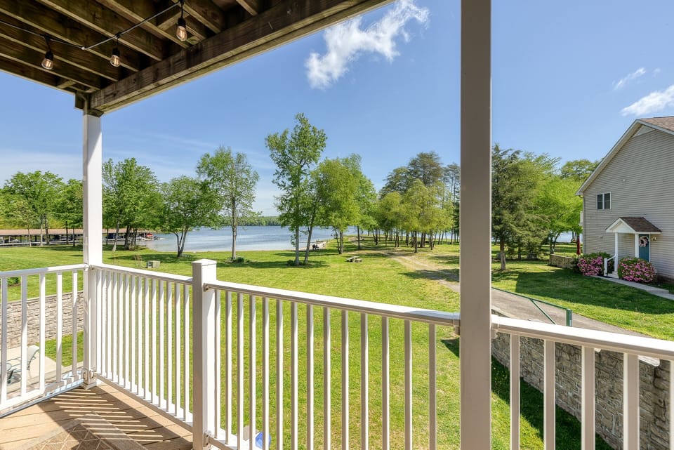 House, Multiple Beds (Oak Alley) | View from room