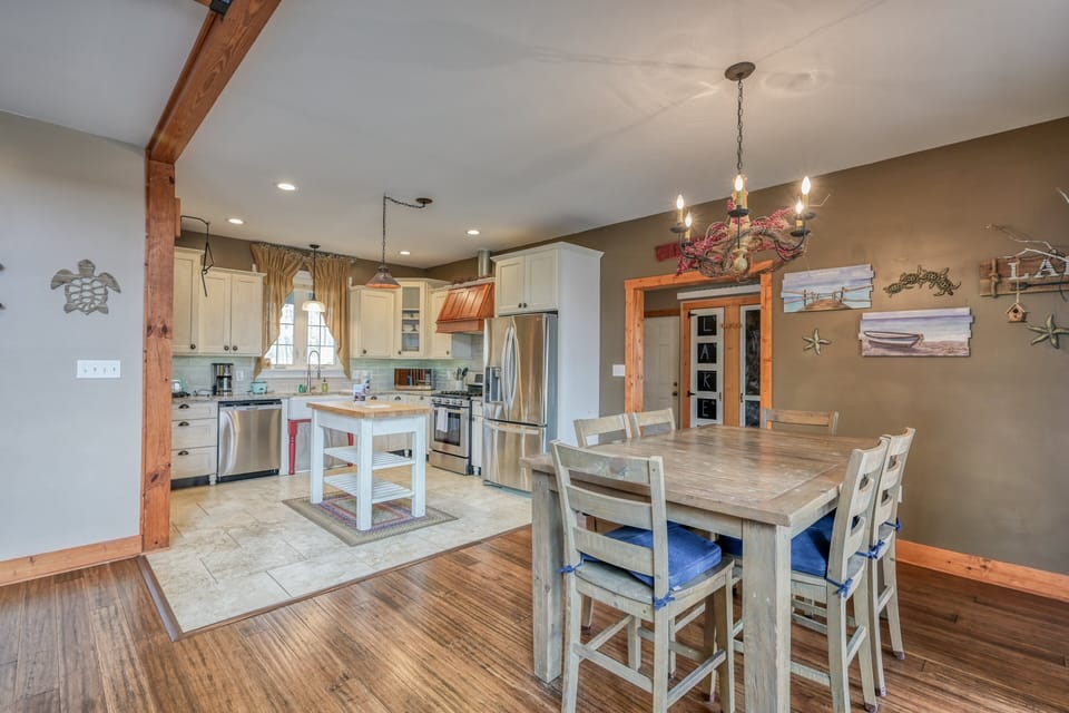 House, Multiple Beds (Mo-Anna Oh-Anna) | 3 bedrooms, individually decorated, individually furnished, bed sheets