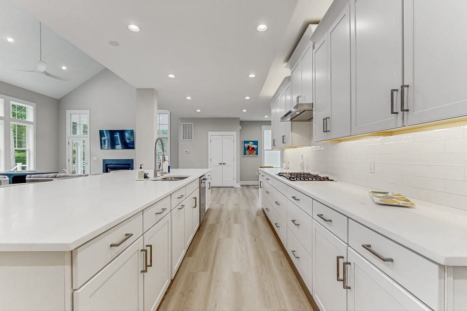 House, Multiple Beds, Balcony (Lake House Escape) | Private kitchen