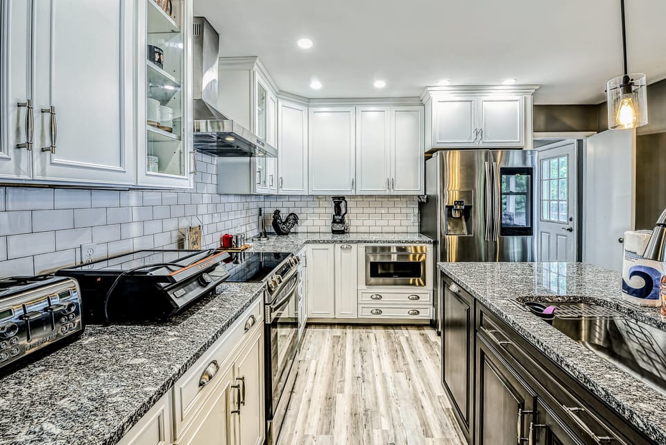 House, Multiple Beds, Hot Tub (Base Camp D) | Private kitchen