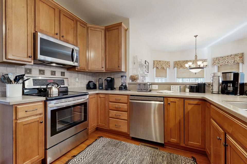 House, Multiple Beds (Reel Relaxation) | Private kitchen
