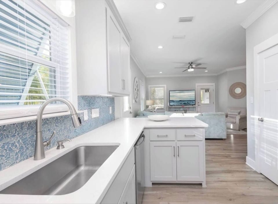 House, 3 Bedrooms, Smoking, Patio | Private kitchen