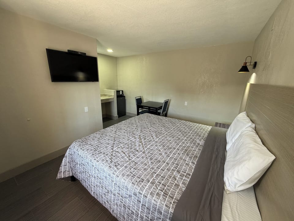 Exclusive Single Room | Free WiFi, bed sheets