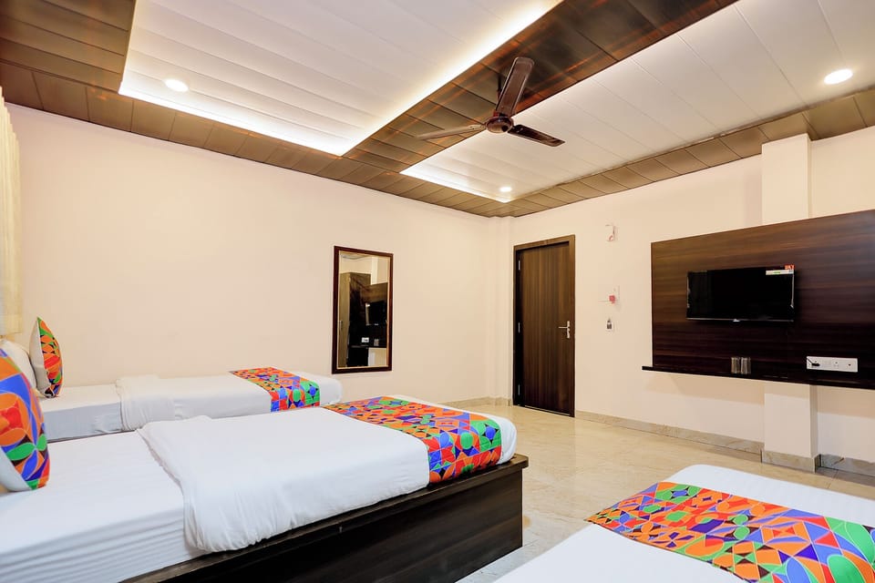Egyptian cotton sheets, premium bedding, in-room safe, desk