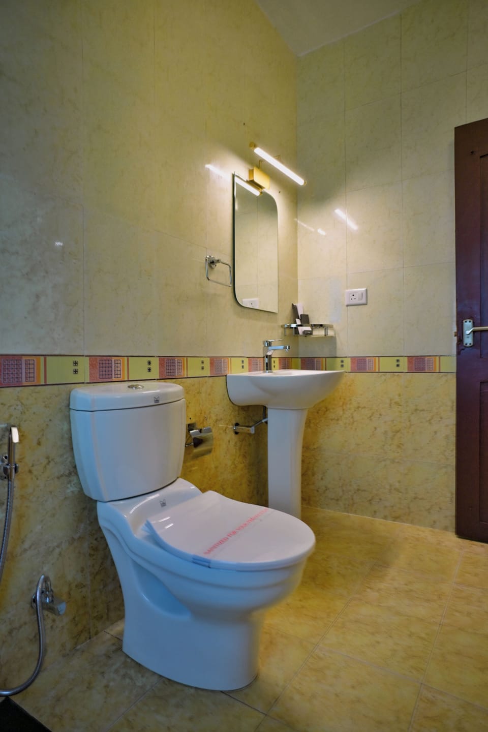Superior Room, Balcony | Bathroom | Shower, towels, soap, shampoo
