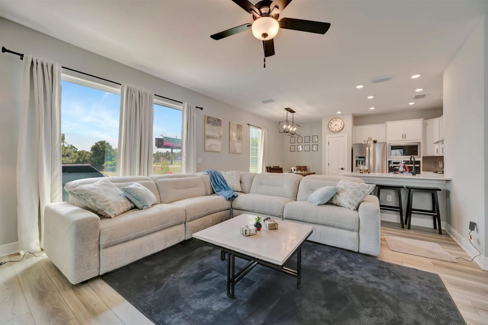House | 4 bedrooms, high-speed internet