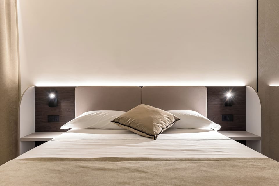 Luxury Double Room | In-room safe, desk, laptop workspace, blackout drapes