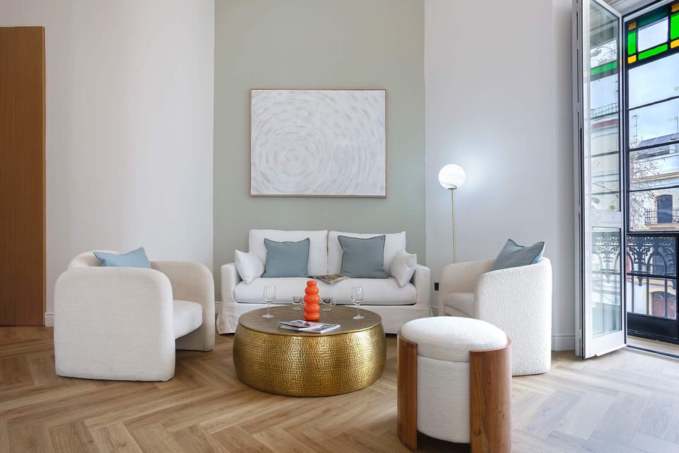 Apartment (3 Bedrooms) | Living area | 52-inch Smart TV with satellite channels