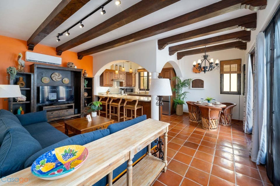 House, 1 King Bed, Pool Access, Pool View (Casa Verde) | Living area
