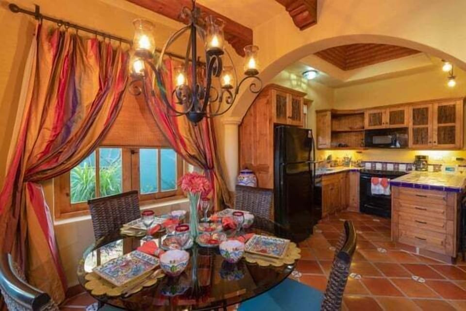 House, Multiple Beds, Pool Access, Pool View (Casa Azul del Mar) | Dining