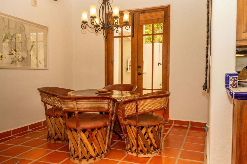 House, Multiple Beds, Pool Access, Ocean View (Casa de la Alegria) | Dining