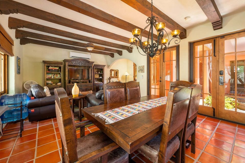 House, Multiple Beds, Patio, Mountain View (FN 209) | Dining