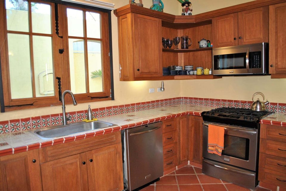 House, Multiple Beds, Pool Access, Mountain View (Casa Mar de Cortez) | Private kitchen