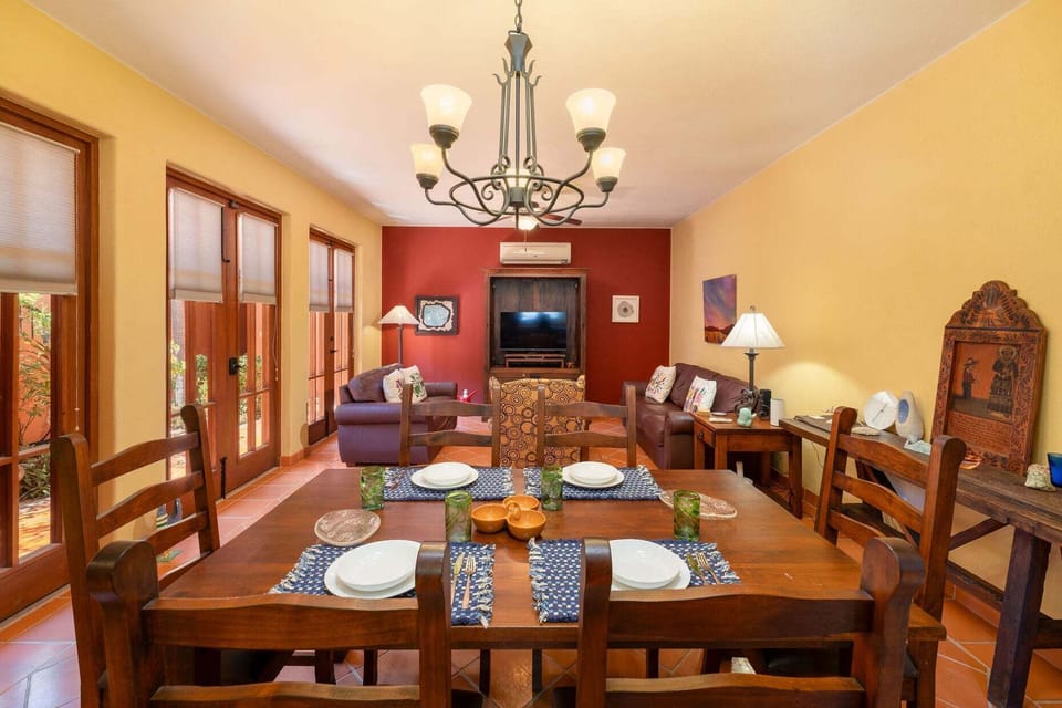 House, Multiple Beds, Pool Access, Mountain View (Casa Bugambilia) | Dining