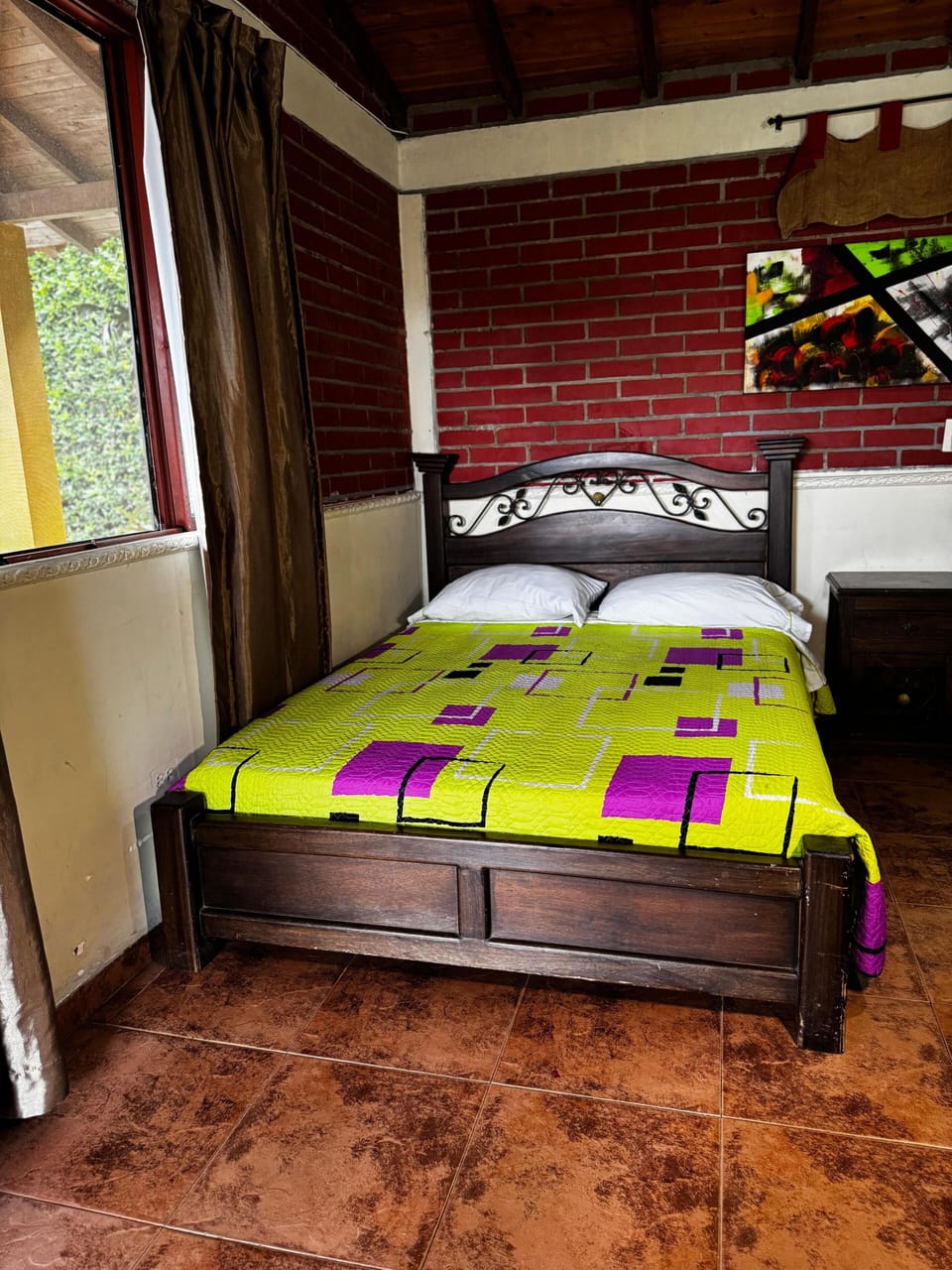 Standard Double Room, Garden View | Laptop workspace