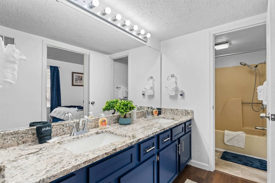 Eagle's View Condo at Fall Creek Apartment in Branson
