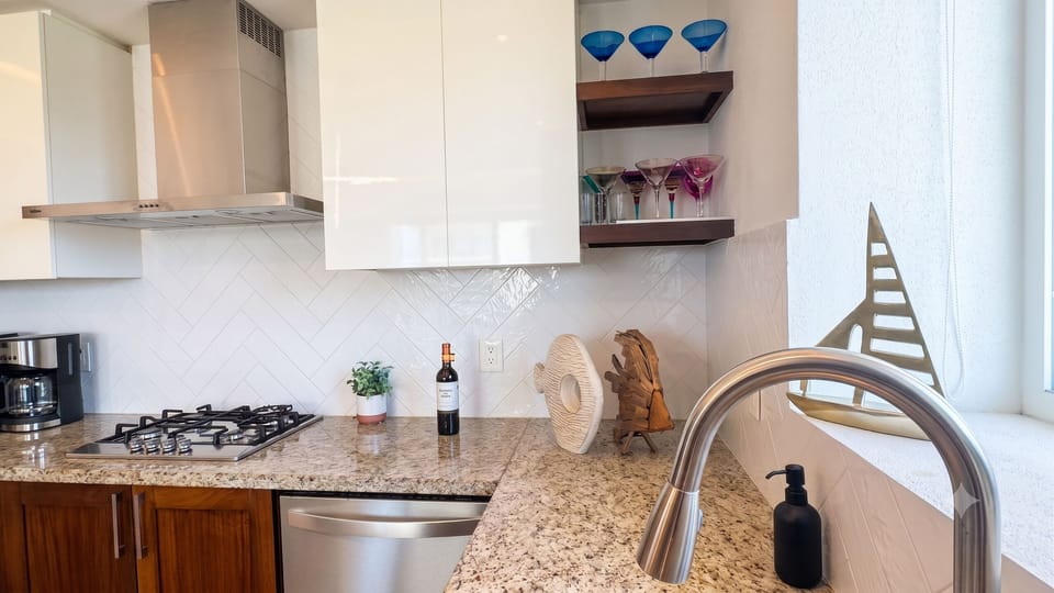 Family Apartment | Private kitchen | Coffee/tea maker, electric kettle