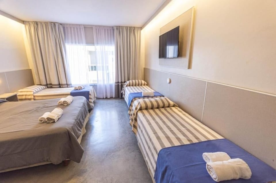 In-room safe, blackout drapes, free WiFi