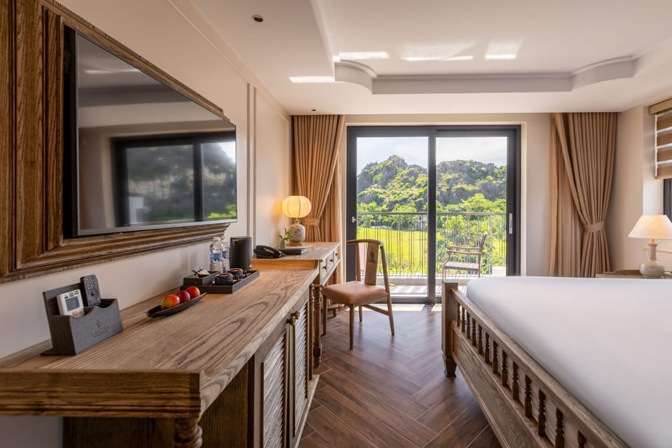 Premium Suite, Mountain View | Pillowtop beds, in-room safe, soundproofing, iron/ironing board