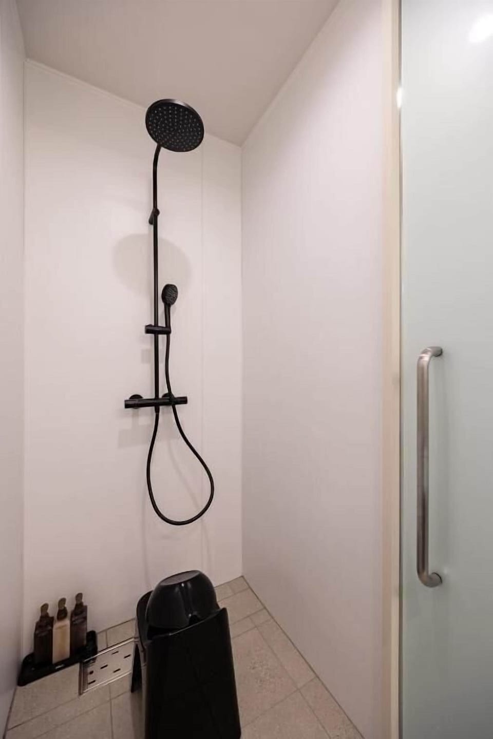 Comfort Villa | Bathroom | Slippers