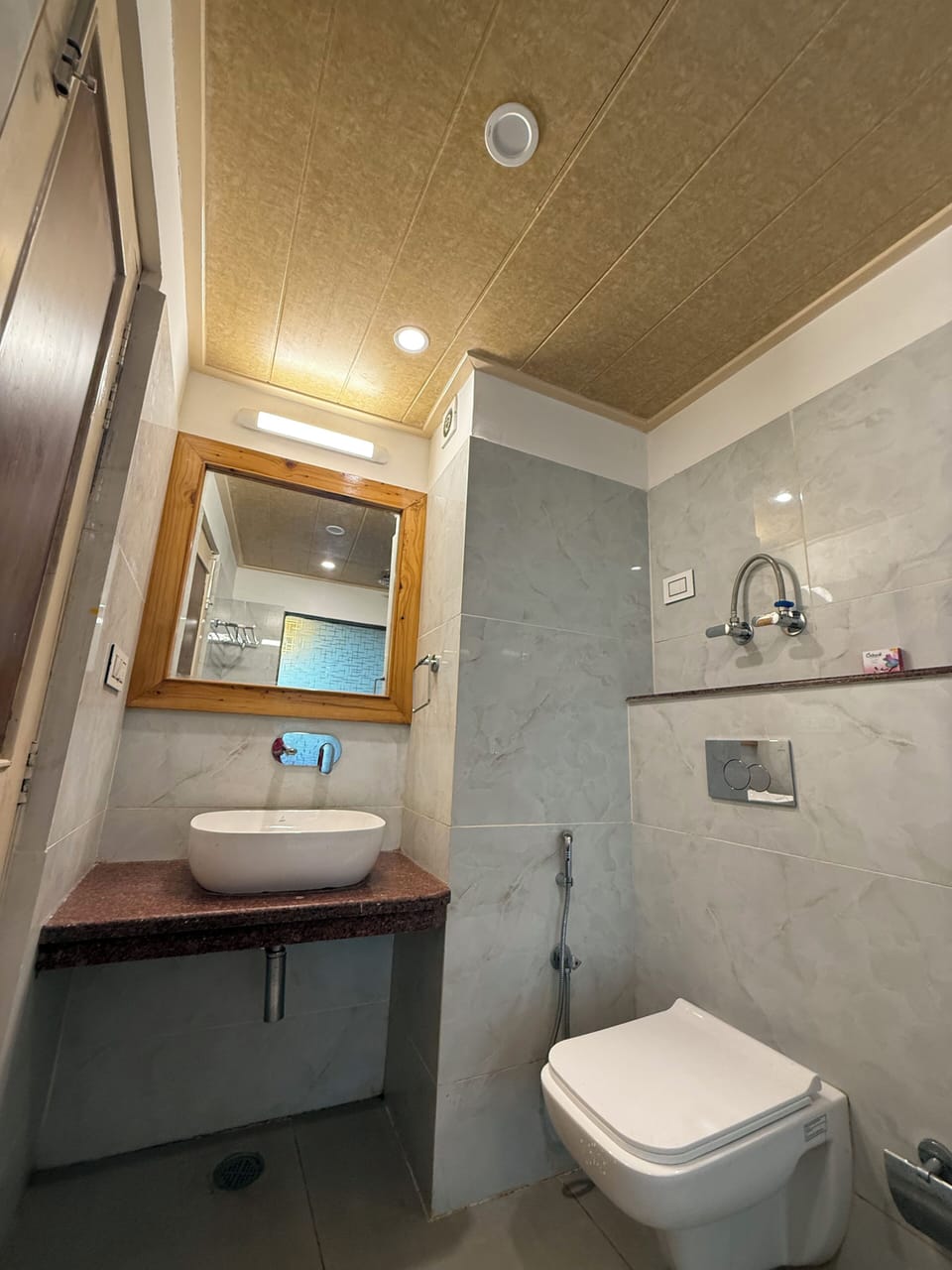Deluxe Room, Balcony | Bathroom | Shower, free toiletries, soap, shampoo