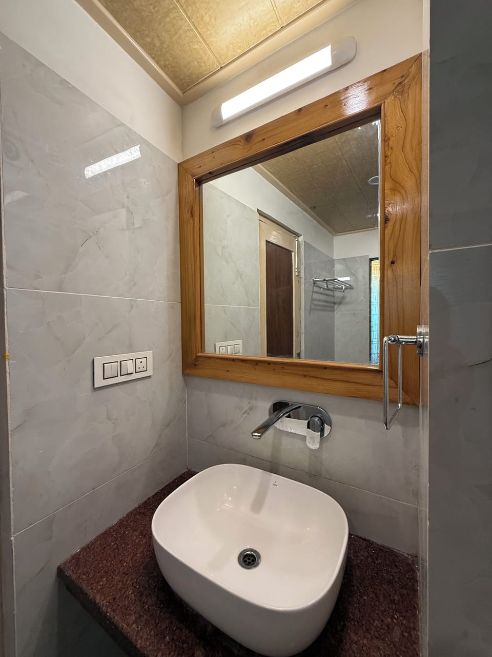 Deluxe Room, Balcony | Bathroom | Shower, free toiletries, soap, shampoo