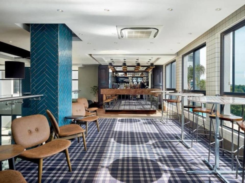 Apartment, 2 Bedrooms, Patio | Bar (on property)