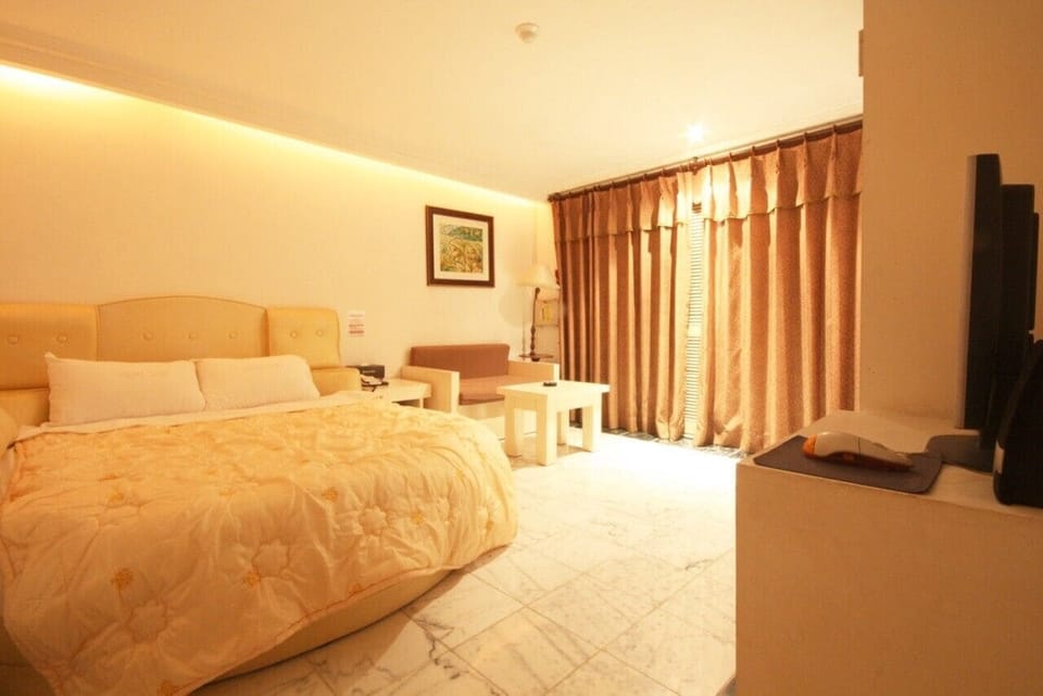 Deluxe Double Room | Free WiFi