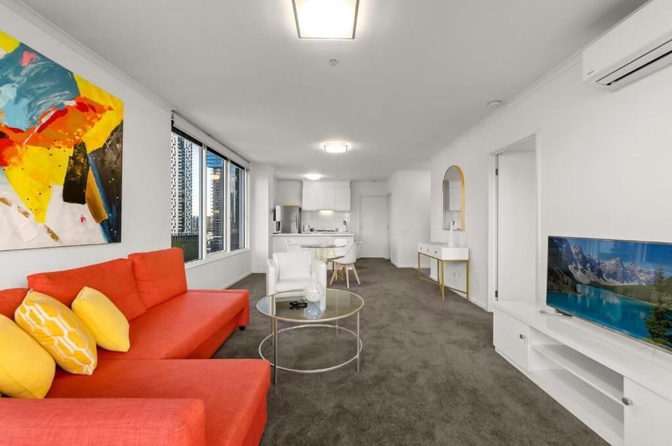 Deluxe Apartment, Balcony, City View | Living area