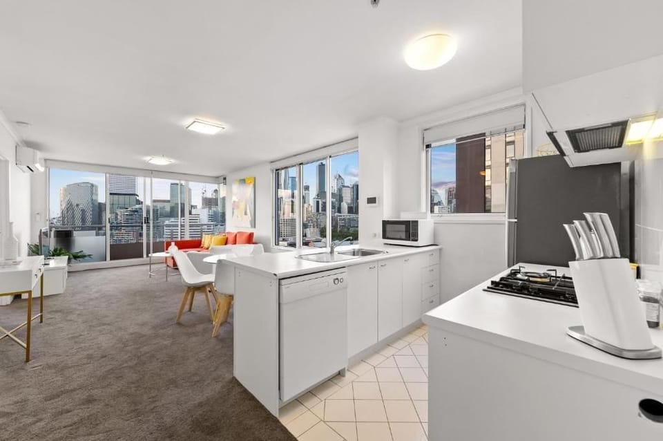 Deluxe Apartment, Balcony, City View | Private kitchen