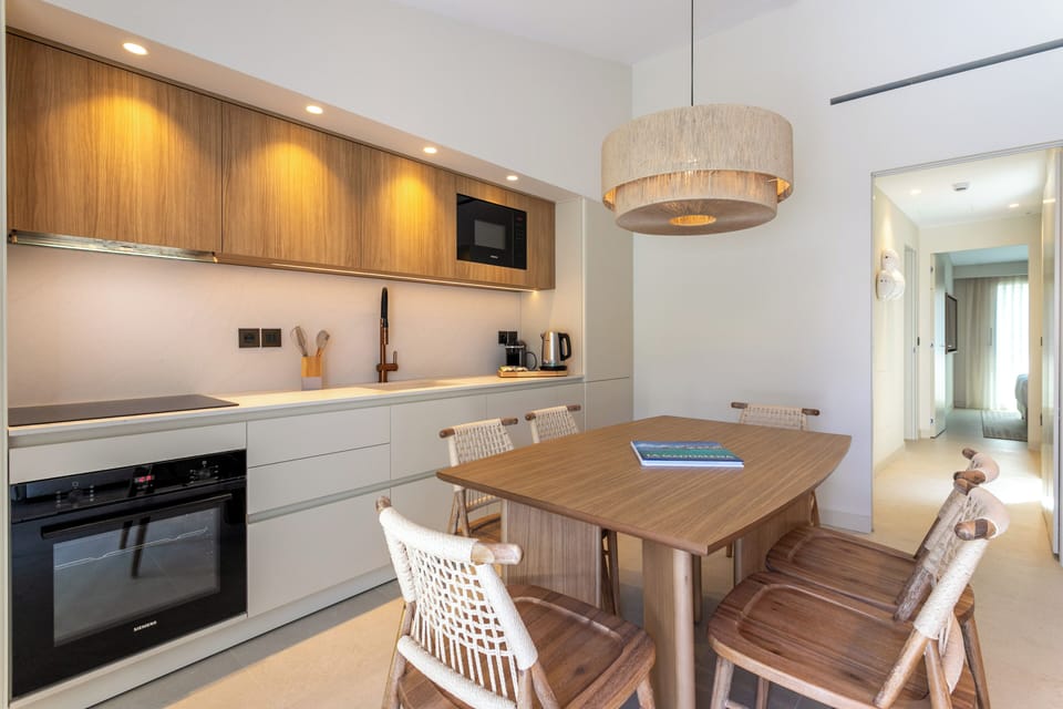 Classic Suite, Garden View | Private kitchen | Fridge, microwave, oven, stovetop