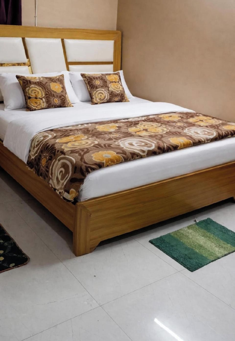 Deluxe Room | Rollaway beds (surcharge), bed sheets