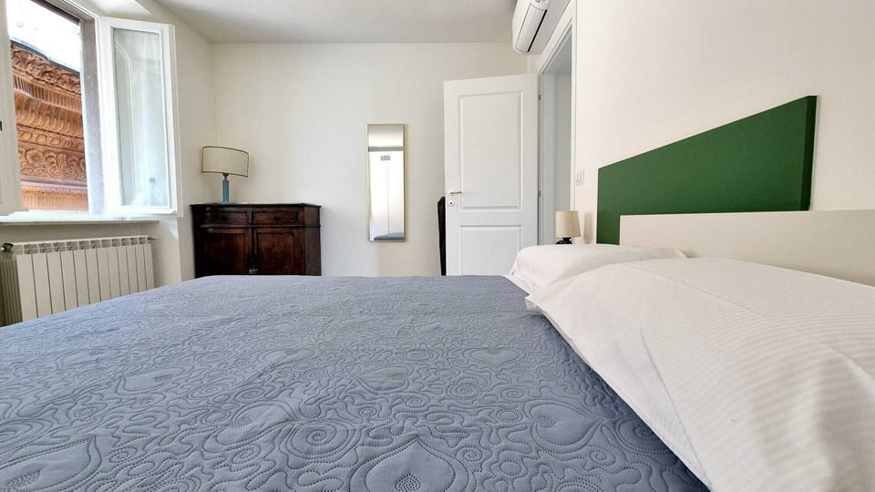 Comfort House, 2 Bedrooms, Balcony, City View | Soundproofing, iron/ironing board, free WiFi