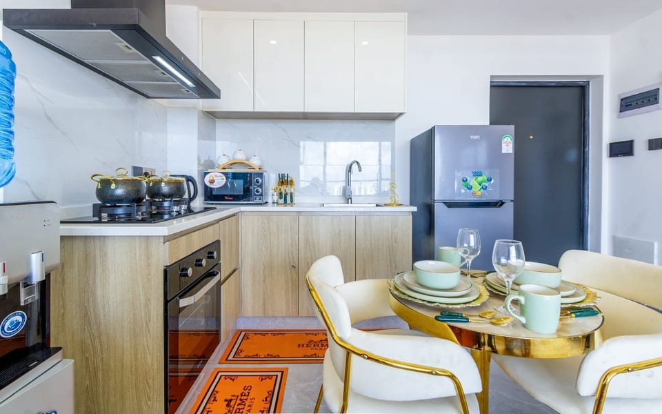 Classic Apartment, Balcony, City View | Private kitchen | Full-size fridge, microwave, oven, stovetop