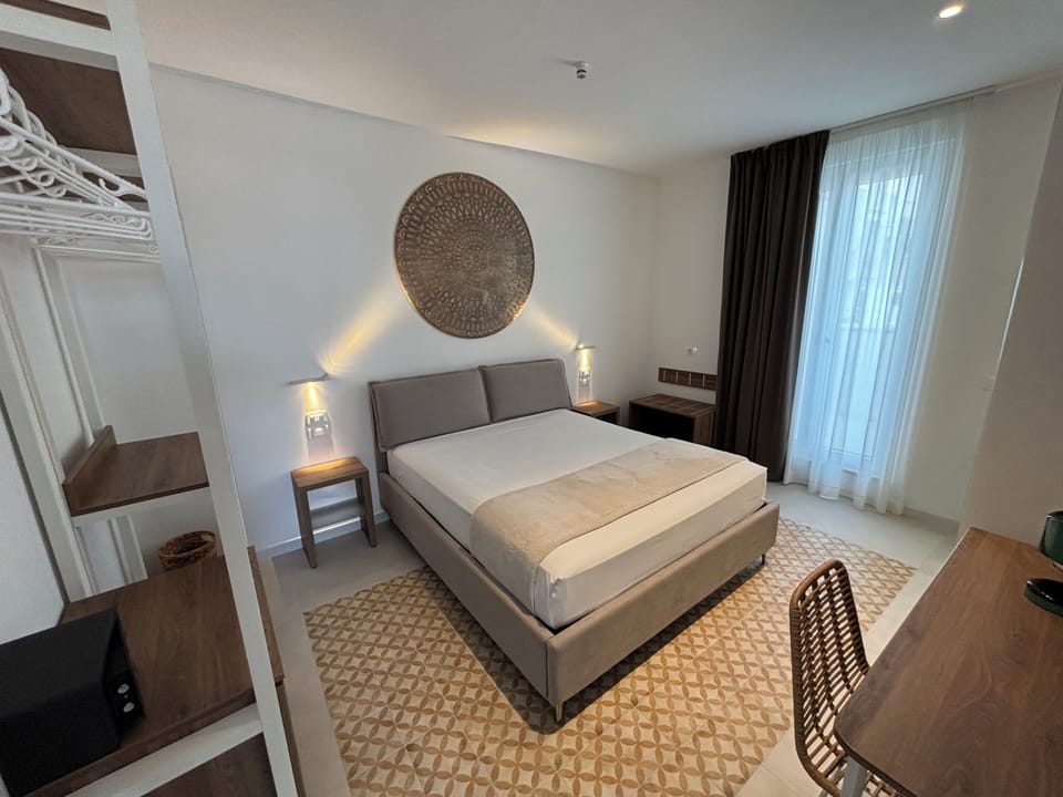 Double Room | In-room safe, desk, free WiFi