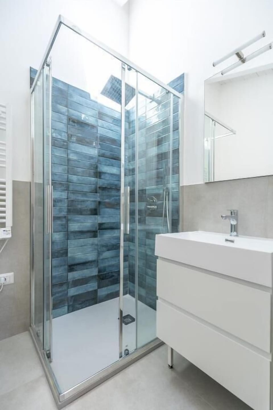 Superior Double Room, Garden View | Bathroom | Shower, free toiletries, hair dryer, towels