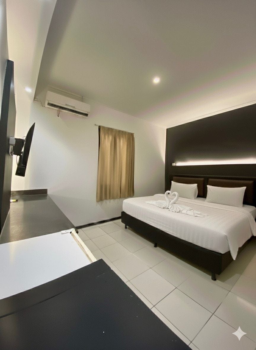 Executive | In-room safe, desk, WiFi (free), bed sheets