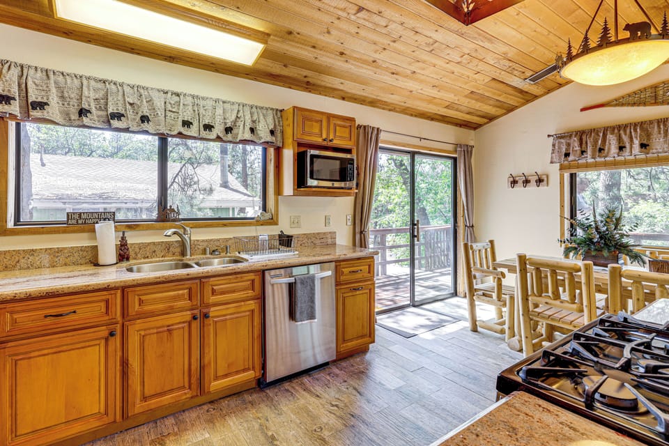 House (2 Bedrooms) | Interior