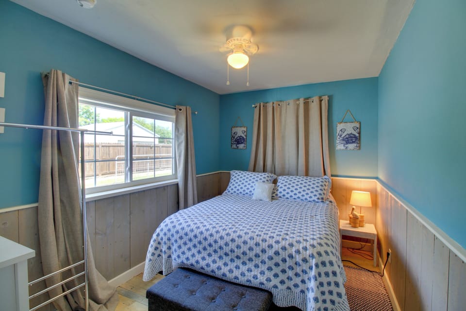 2-units w/ Private Boat Ramp! Rockport Escape Cottage in Texas