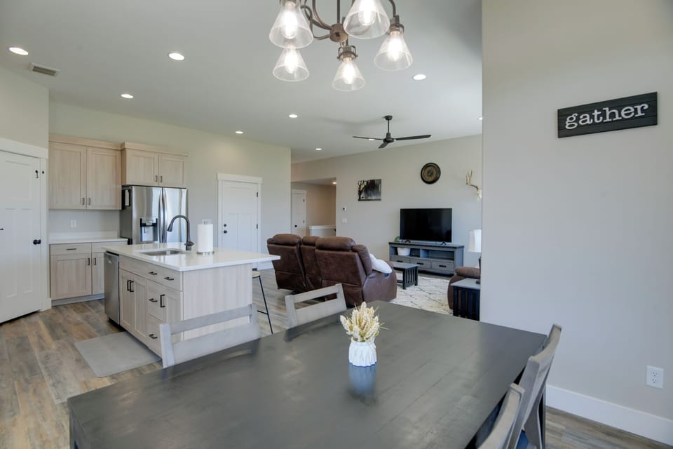 House (6 Bedrooms) | Interior