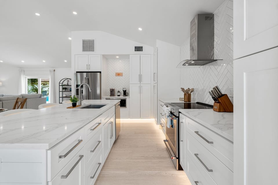 House, 4 Bedrooms | Private kitchen | Coffee/tea maker, fridge, oven, toaster