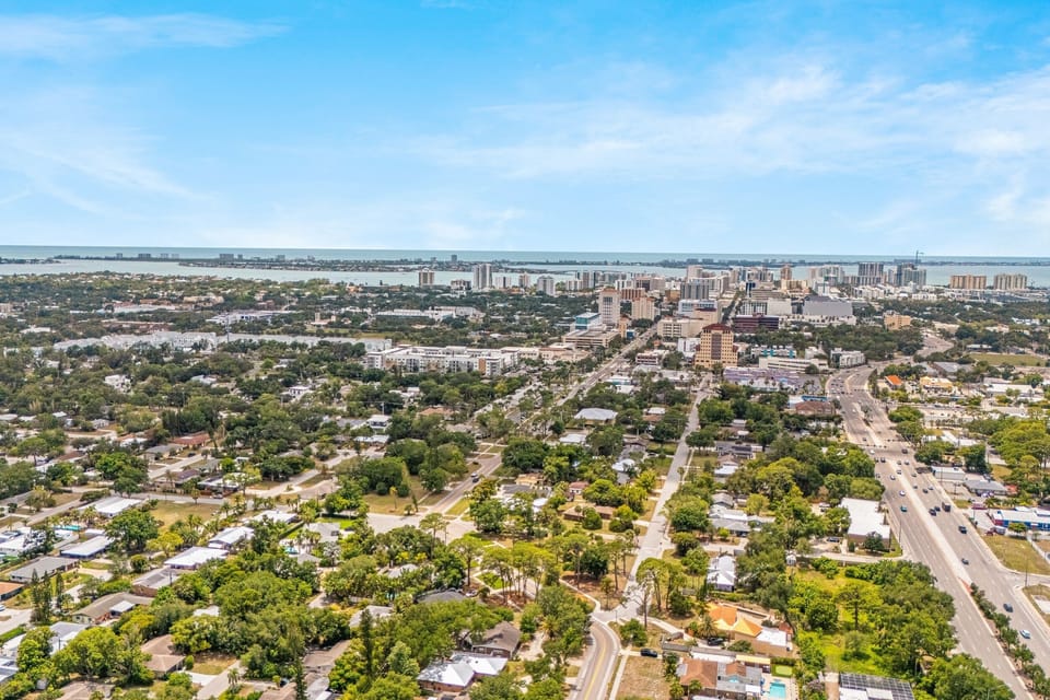 House, 4 Bedrooms | Aerial view