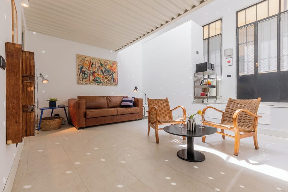 Apartment | Living area | 35-cm TV with digital channels