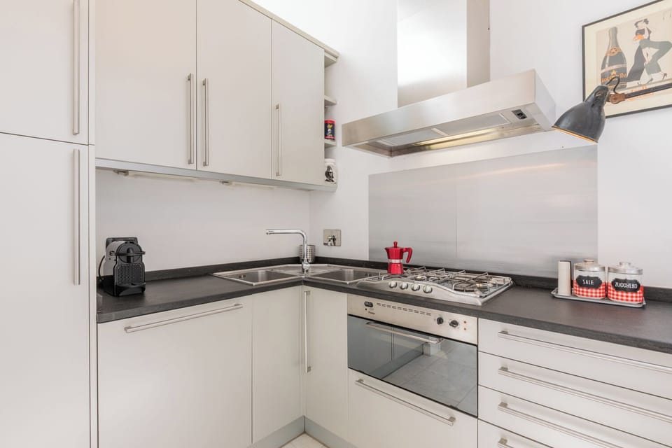 Apartment | Private kitchen | Espresso maker, electric kettle